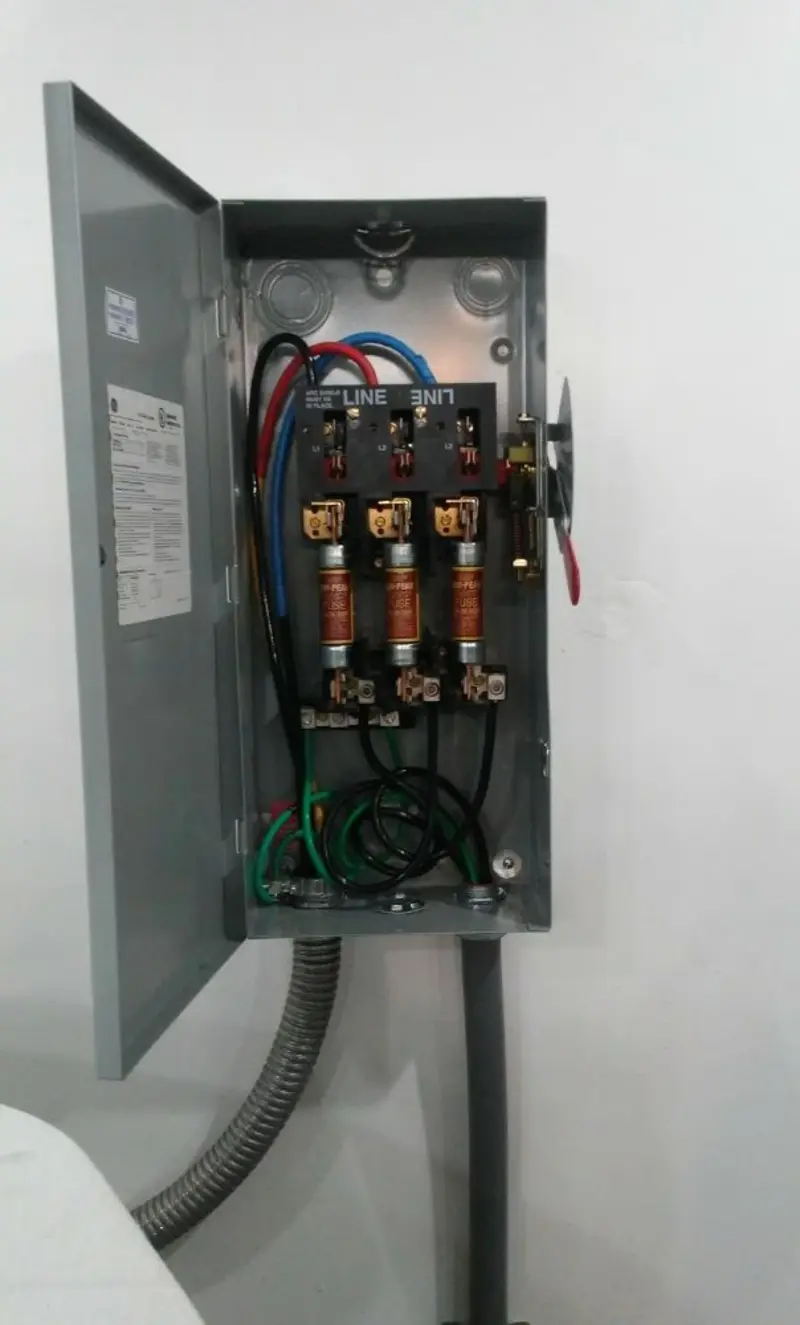 Three-phase disconnect switch installed for Electrical Wiring & Rewiring in Macomb